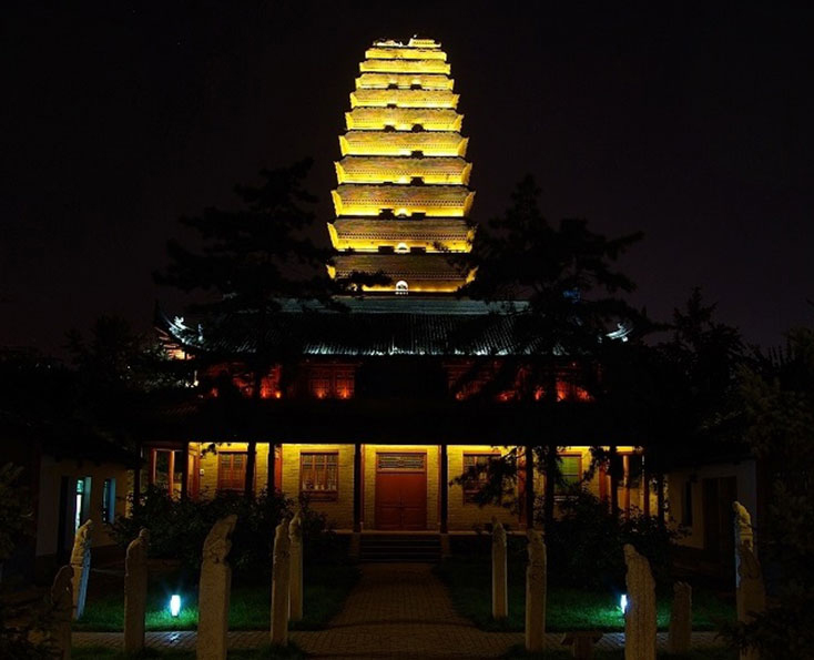 小间距LED显示屏